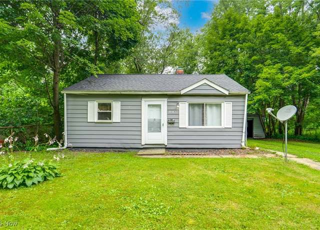 Property at 1276 Frederick Blvd, Akron, OH 44320, 2 beds, 1 bath