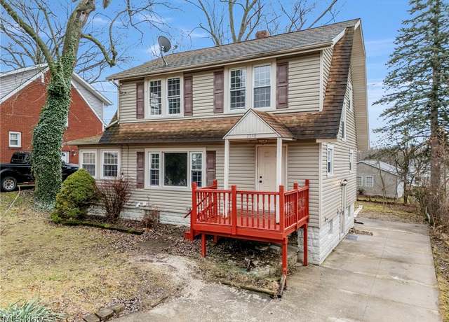 Property at 2548 Woodmere Ave, Akron, OH 44312, 4 beds, 1.5 baths