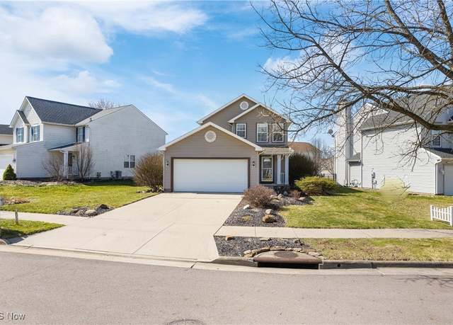 Property at 2125 Stonehenge Cir, Akron, OH 44319, 3 beds, 1.5 baths