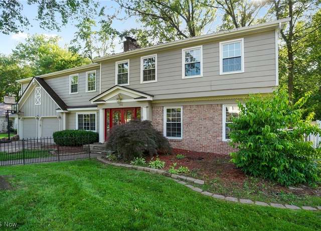 Property at 7986 Spartan Dr, Boardman, OH 44512, 5 beds, 3.5 baths