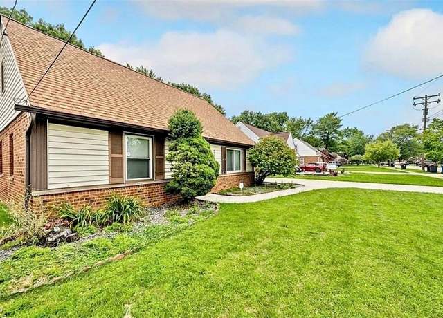 Property at 4611 W 158th St, Cleveland, OH 44135, 3 beds, 1.5 baths