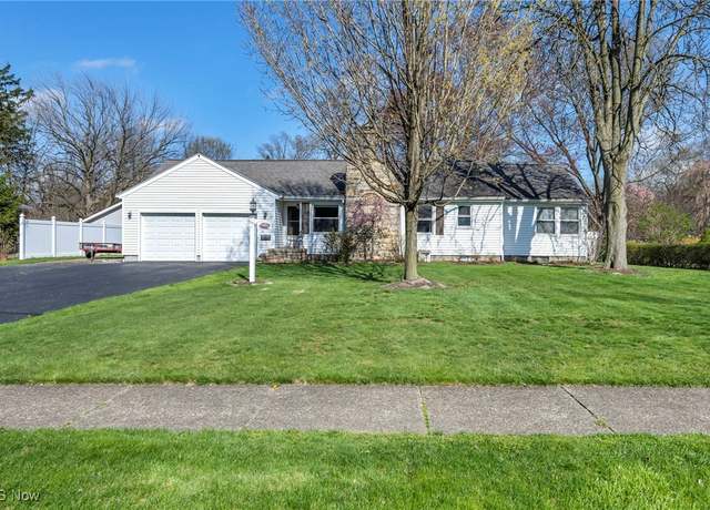 Property at 7995 Stockbridge Rd, Mentor, OH 44060, 4 beds, 2 baths