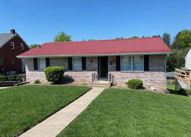 Property at 115 Brockton Rd, Steubenville, OH 43953, 3 beds, 2 baths