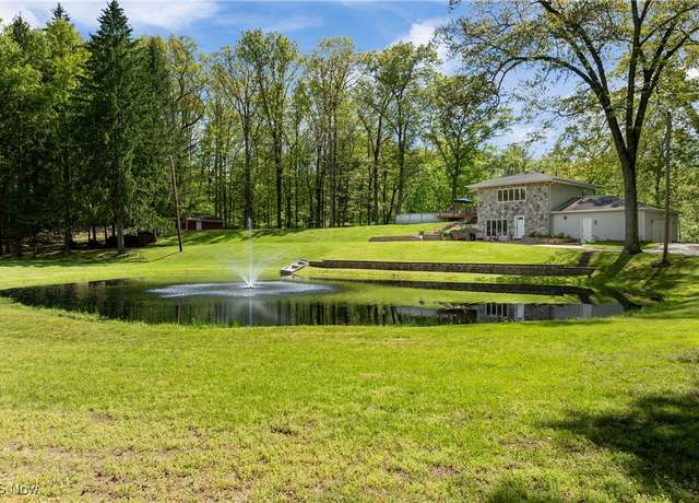 Property at 996 White Oaks Dr, Clinton, OH 44216, 3 beds, 2 baths