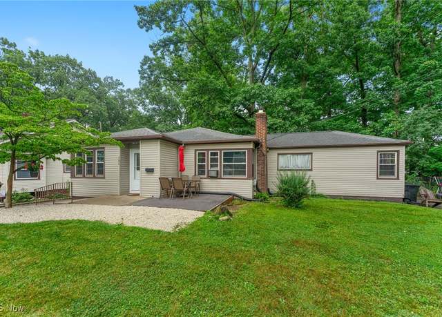 Property at 151 Parkgate Ave, Youngstown, OH 44515, 3 beds, 1.5 baths