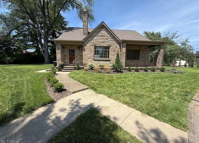Property at 1119 Abbey Pl, Zanesville, OH 43701, 3 beds, 2 baths