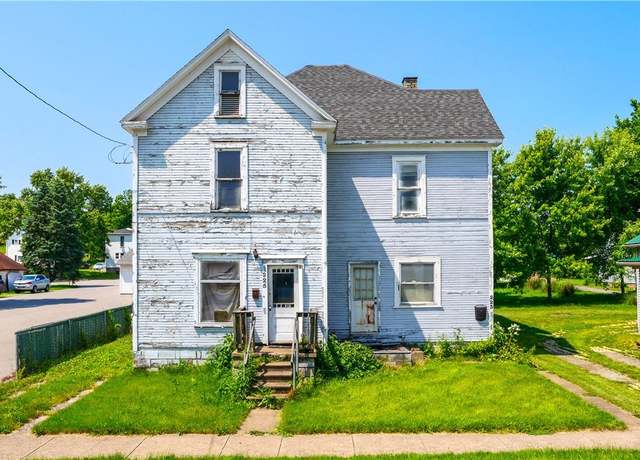 Property at 225 W Washington St, Lisbon, OH 44432, 6 beds, 2.5 baths