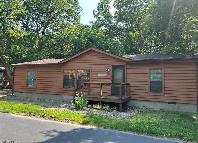 Property at 166 Mariners Cv, Put In Bay, OH 43456, 3 beds, 2 baths