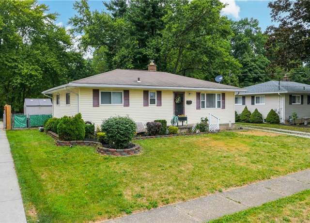 Property at 3427 Curtis St, Mogadore, OH 44260, 3 beds, 2 baths