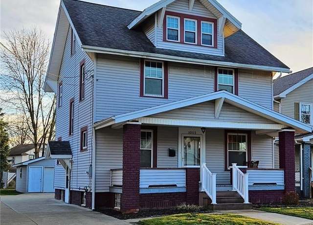 Property at 1002 E Gorgas St, Louisville, OH 44641, 4 beds, 2.5 baths