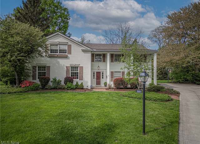 Property at 30004 Applewood Dr, Bay Village, OH 44140, 4 beds, 2.5 baths