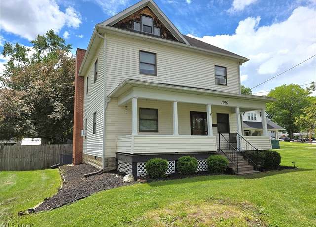 Property at 1916 36th St, Parkersburg, WV 26104, 3 beds, 2 baths
