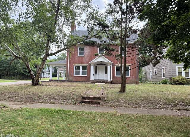 Property at 505 Dorchester Rd, Akron, OH 44320, 4 beds, 2.5 baths