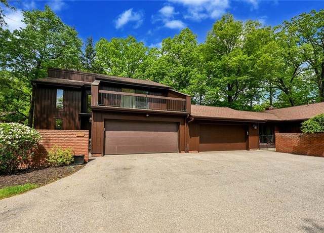Property at 947 Trimble Pl, Sagamore Hills, OH 44067, 4 beds, 3.5 baths
