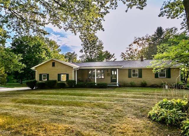 Property at 6345 Chesham Dr NE, Canton, OH 44721, 3 beds, 1.5 baths