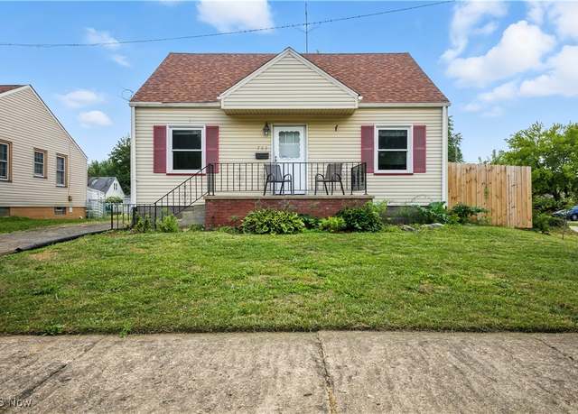 Property at 783 Packard St NW, Warren, OH 44483, 3 beds, 1.5 baths