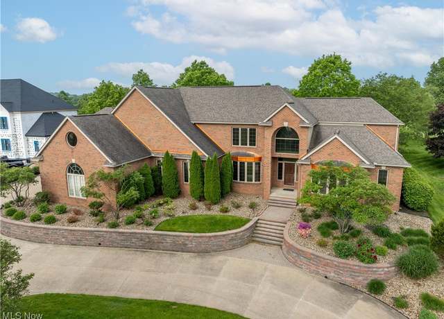 Property at 6182 Bertram Ave NW, Canton, OH 44718, 4 beds, 5 baths