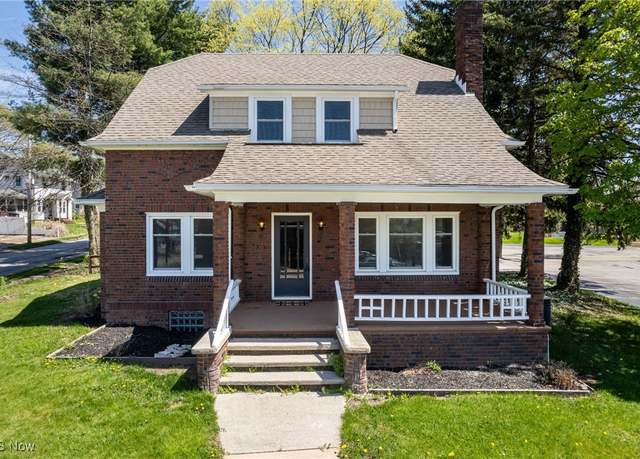 Property at 235 High St, Wadsworth, OH 44281, 4 beds, 2 baths