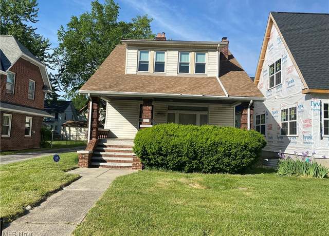 Property at 2137 N Taylor Rd, Cleveland Heights, OH 44112, 3 beds, 1 bath