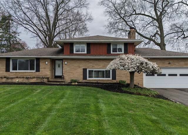 Property at 736 Canford Ave NW, Massillon, OH 44646, 3 beds, 2 baths