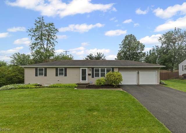 Property at 994 W Hartshorn St, Alliance, OH 44601, 3 beds, 3 baths