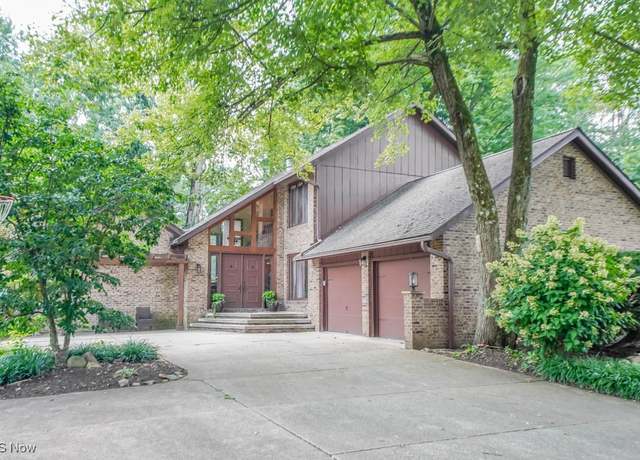 Property at 2664 Pine Lake Trl, Uniontown, OH 44685, 3 beds, 2.5 baths