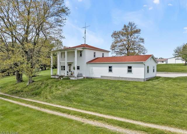 Property at 1250 Alamo Rd SE, Carrollton, OH 44615, 5 beds, 2 baths