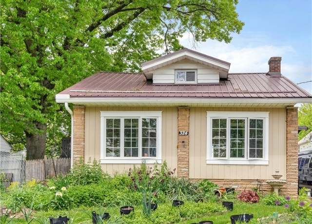 Property at 324 Marmion Ave, Youngstown, OH 44507, 2 beds, 1.5 baths