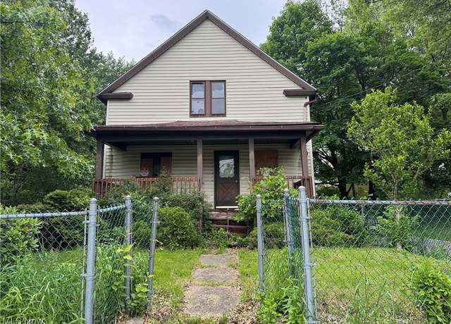 Property at 833 Sherman St, Akron, OH 44311, 2 beds, 1 bath