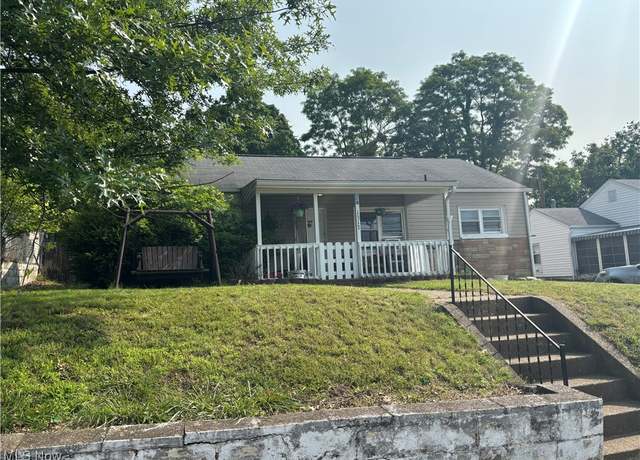 Property at 1317 40th St, Parkersburg, WV 26104, 3 beds, 1 bath