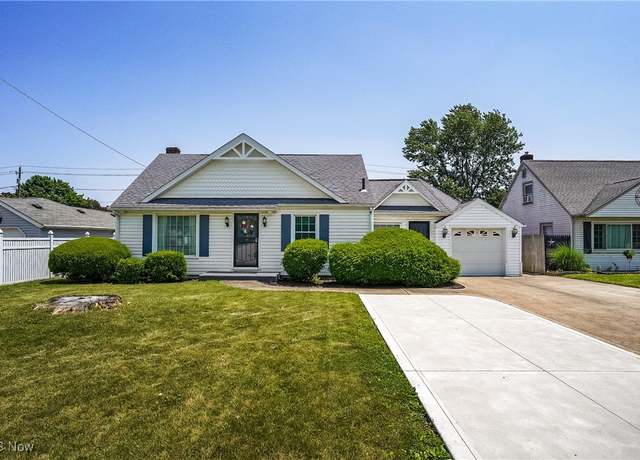 Property at 328 Valleyview Ave NW, Canton, OH 44708, 3 beds, 1 bath