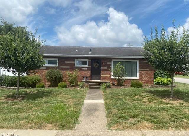 Property at 2209 Lincoln Ave, Parkersburg, WV 26101, 3 beds, 1.5 baths
