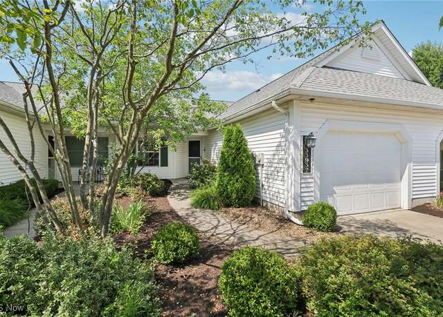 Property at 33932 Sunflower Ln, North Ridgeville, OH 44039, 2 beds, 2 baths