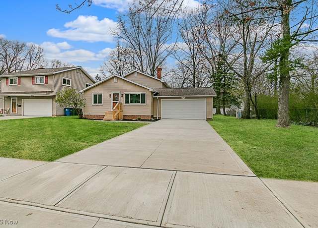 Property at 33605 Lori Ann Dr, Eastlake, OH 44095, 4 beds, 2 baths