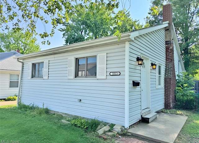 Property at 1013 Westwood Dr, Willoughby, OH 44094, 4 beds, 2 baths