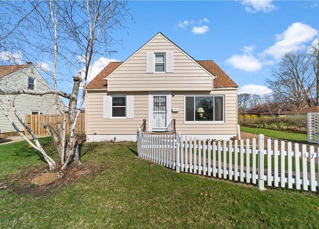 Property at 4767 Southwood Dr, Brooklyn, OH 44144, 3 beds, 2 baths