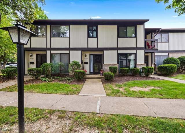 Property at 16283 Heather Ln, Middleburg Heights, OH 44130, 3 beds, 2.5 baths