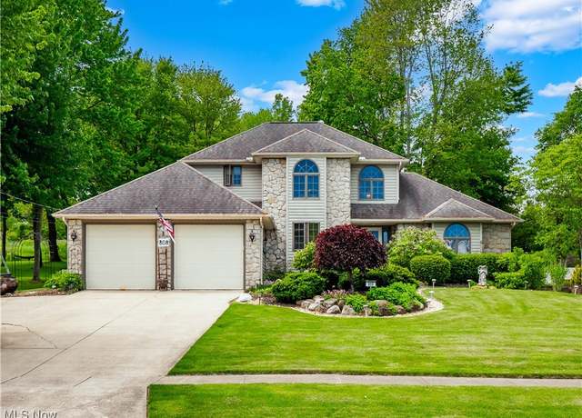 Property at 808 Crestline Ave, Amherst, OH 44001, 5 beds, 3 baths