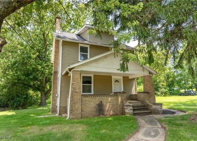 Property at 2429 Westbrook St SE, Magnolia, OH 44643, 3 beds, 1 bath