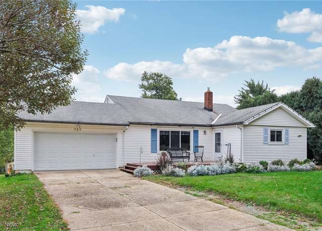 Property at 743 Kenbridge Dr, Highland Heights, OH 44143, 4 beds, 2 baths