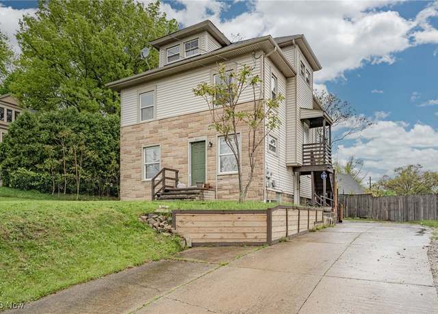 Property at 621 W Exchange St, Akron, OH 44302, 4 beds, 2 baths