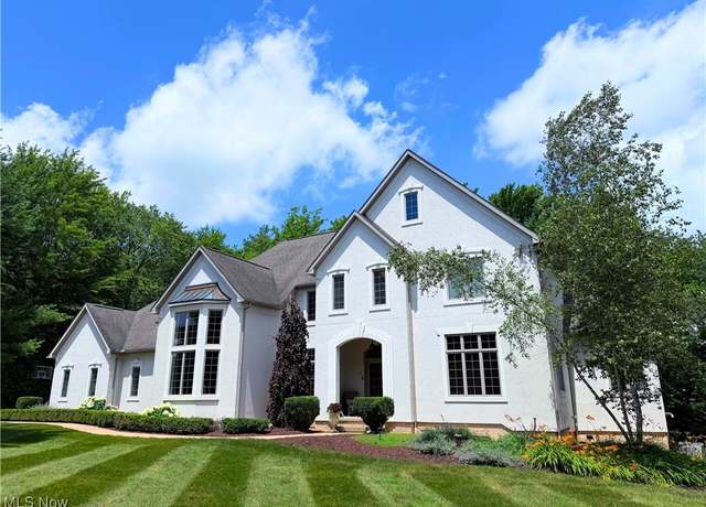 Property at 3025 Halle Dr, Medina, OH 44256, 4 beds, 4.5 baths