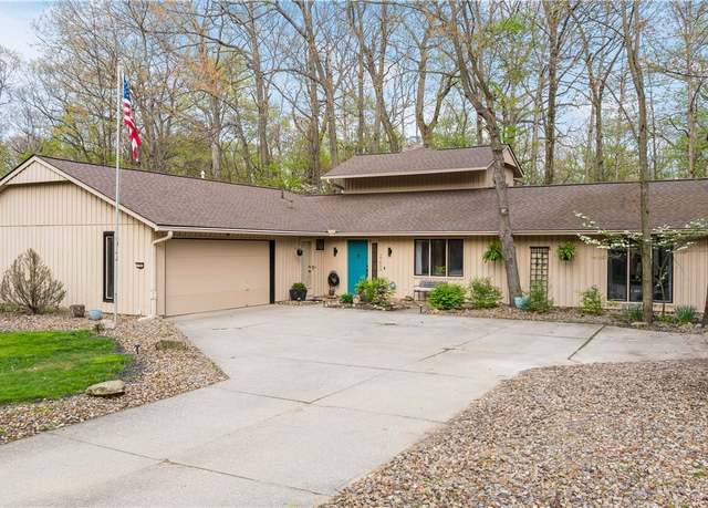 Property at 17653 Falling Leaves Rd, Strongsville, OH 44136, 4 beds, 3 baths