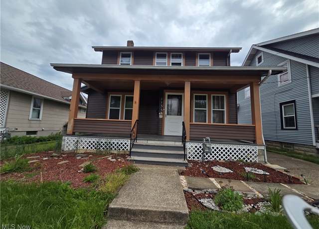 Property at 1135 W 12th St, Lorain, OH 44052, 3 beds, 1.5 baths