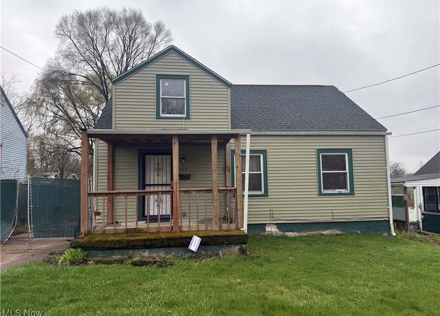 Property at 471 W Hylda, Youngstown, OH 44511, 4 beds, 1.5 baths