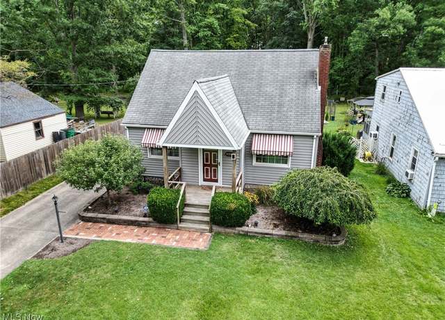 Property at 3580 Woodside Dr NW, Warren, OH 44483, 3 beds, 2 baths