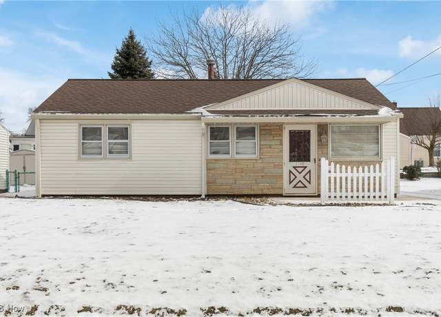 Property at 1142 Hawthorne Ave SW, Canton, OH 44710, 2 beds, 1 bath