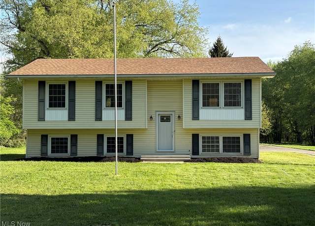 Property at 2298 Boughton Dr, Akron, OH 44302, 3 beds, 2 baths