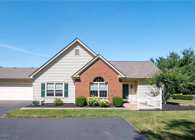Property at 226 Village Ct, Columbiana, OH 44408, 2 beds, 2 baths