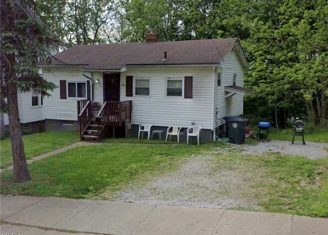 Property at 816 Vernon Odom Blvd, Akron, OH 44307, 2 beds, 1.5 baths